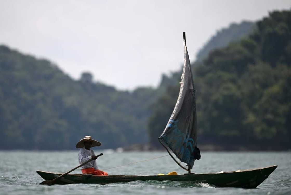 Some 18,000 Afro-Colombians and members of the Embera Indigenous community live in the rich environment of the Gulf of Tribuga, an area with no roads connecting it to the rest of the country Some 18,000 Afro-Colombians and members of the Embera Indigenous community live in the rich environment of the Gulf of Tribuga, an area with no roads connecting it to the rest of the country