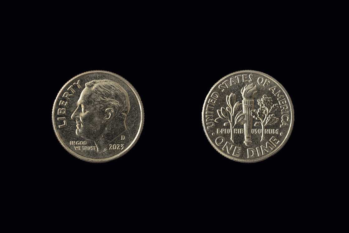 United States dollar coin, Roosevelt dime obverse and reverse.