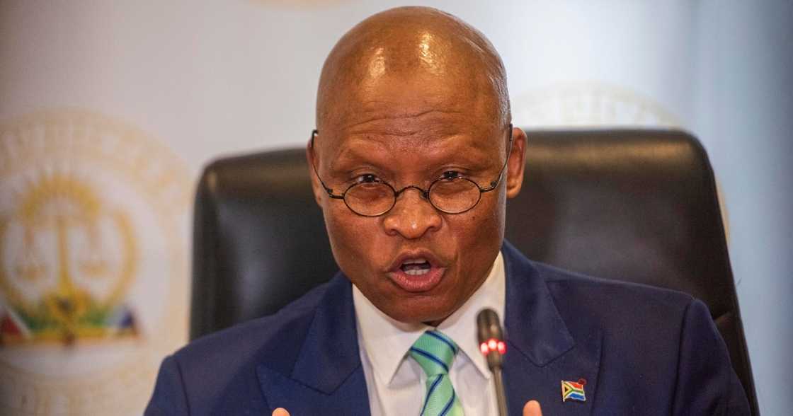 Mogoeng Mogoeng, ordered to apologise, pro-Israel comments, political controversy, webinar, public apology Mogoeng Mogoeng, ordered to apologise, pro-Israel comments, political controversy, webinar, public apology