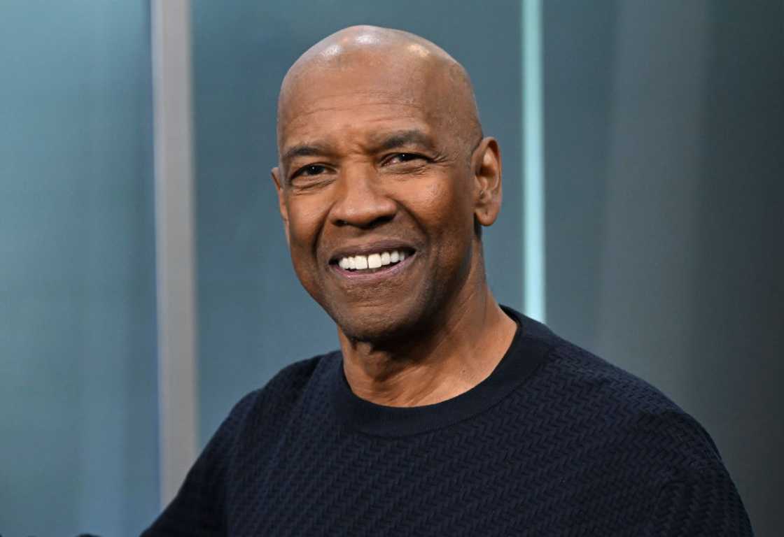 Denzel Washington supprted a struggling actress. Denzel Washington supprted a struggling actress.