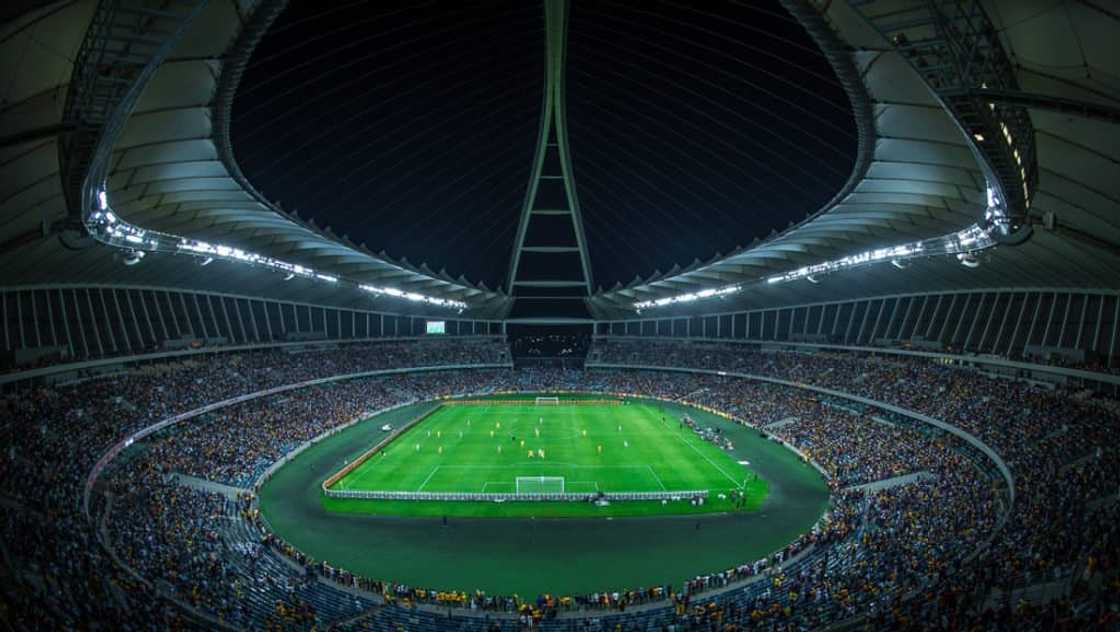 moses mabhida stadium capacity