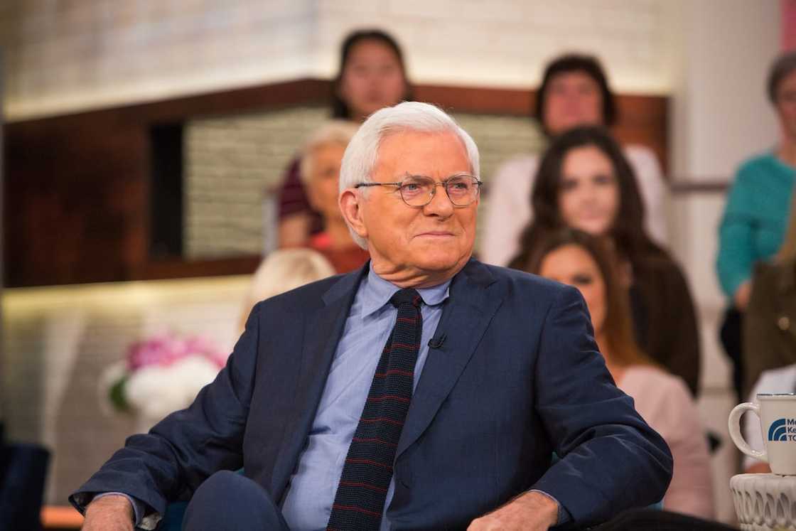 is phil donahue still alive is phil donahue still alive