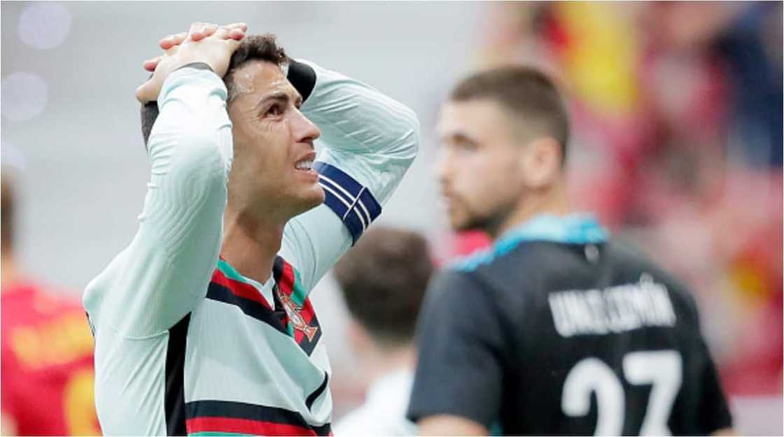 Cristiano Ronaldo, Female, Travel agent, Pin and code, Credit card, Scammed Cristiano Ronaldo, Female, Travel agent, Pin and code, Credit card, Scammed