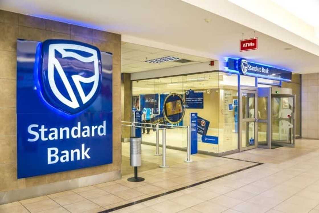 Standard Bank trading hours