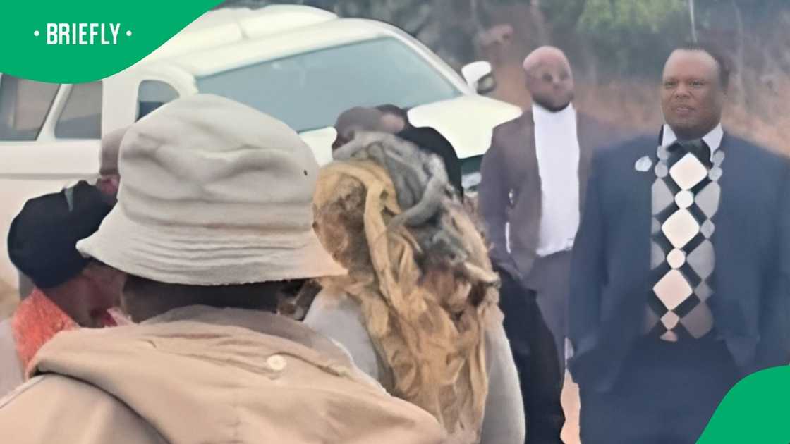 Limpopo wedding guest wears mask