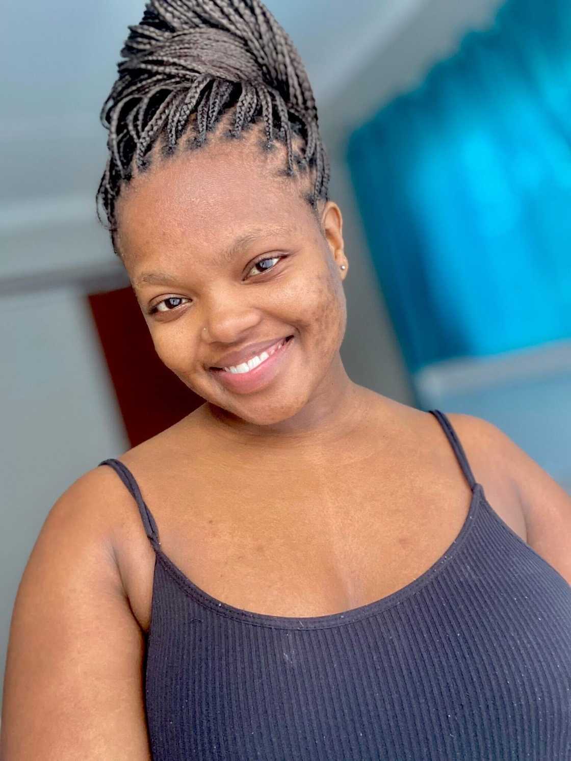 A graduate showcases her impressive 2025 achievements, which amazed South Africans.