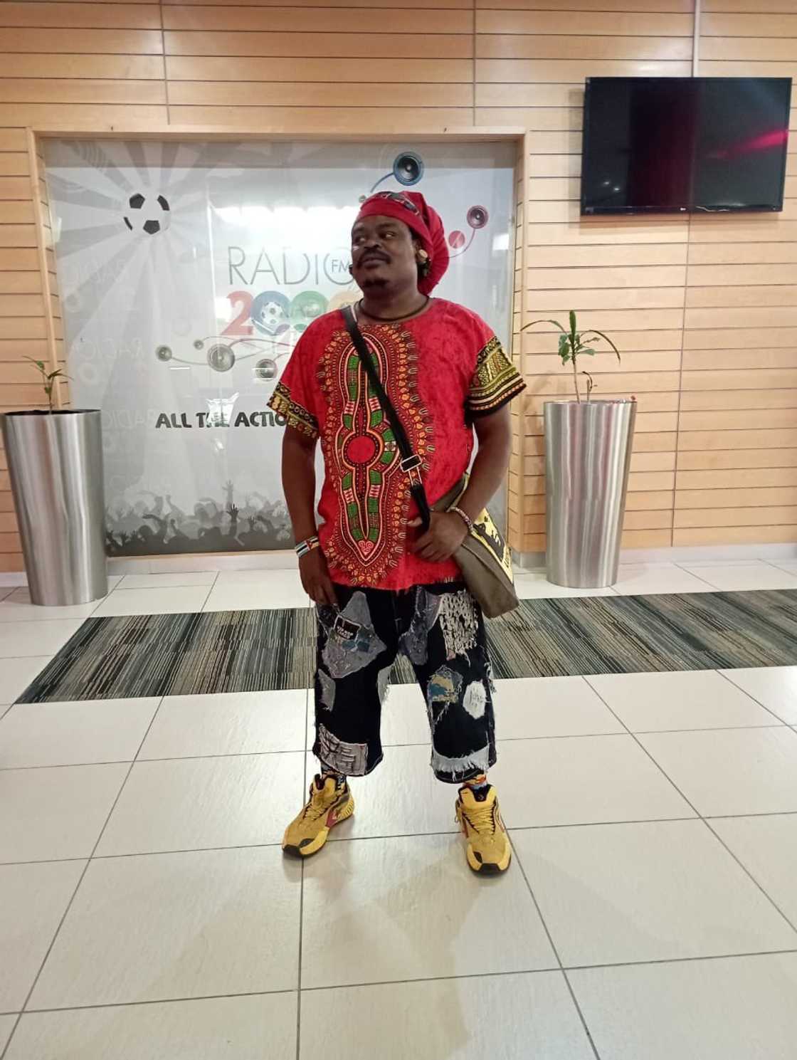Social media isn't convinced that Rasta drew his painting of Khuzani Mpungose Social media isn't convinced that Rasta drew his painting of Khuzani Mpungose