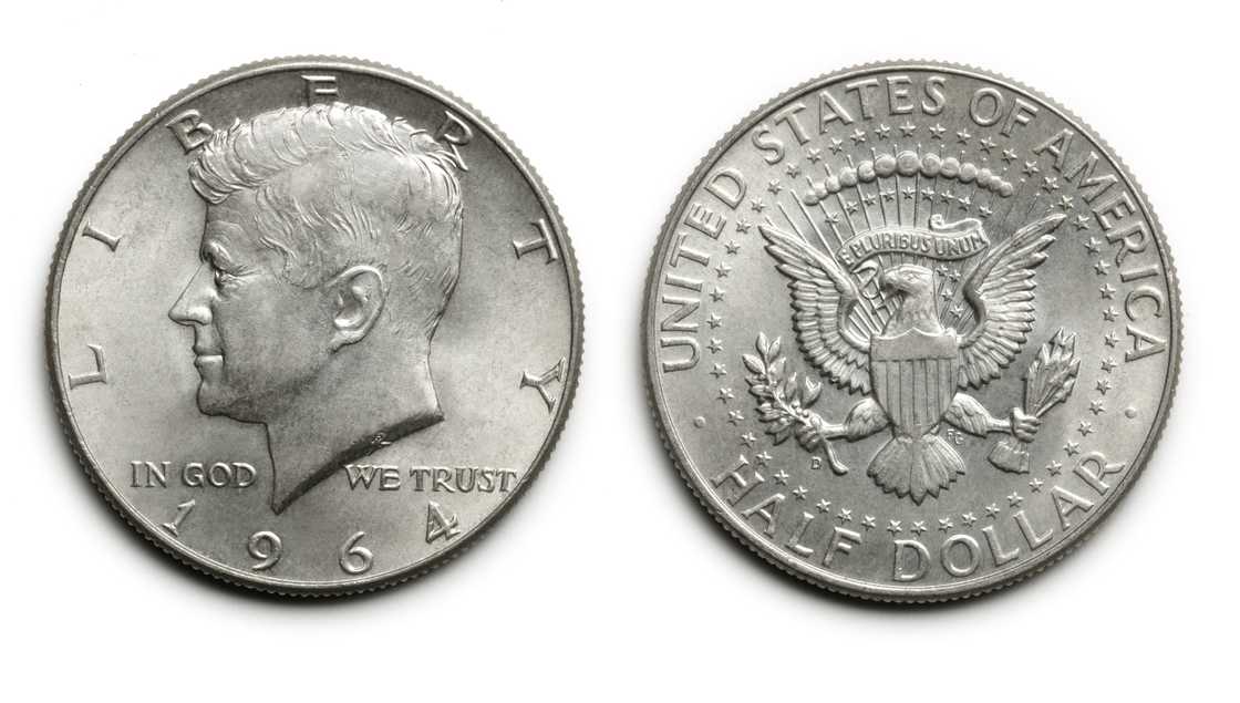 Obverse and reverse of Kennedy 50 cent piece.