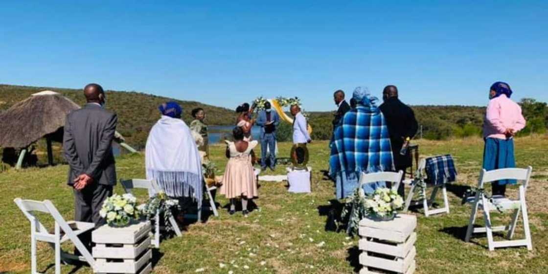 Mzansi Goes Wild for Snap of Elegant and Small Wedding: "I Love This" Mzansi Goes Wild for Snap of Elegant and Small Wedding: "I Love This"