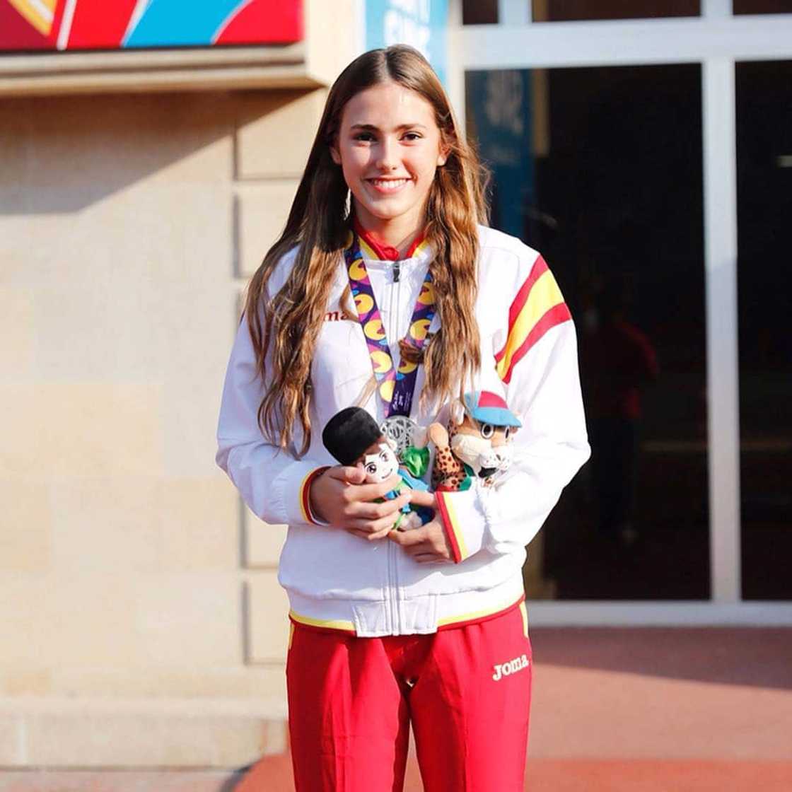 Clara Fernandez Clara Fernandez