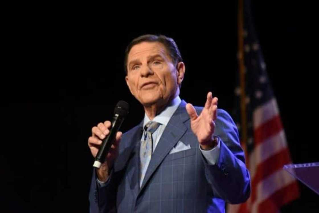 Kenneth Copeland's biography Kenneth Copeland's biography
