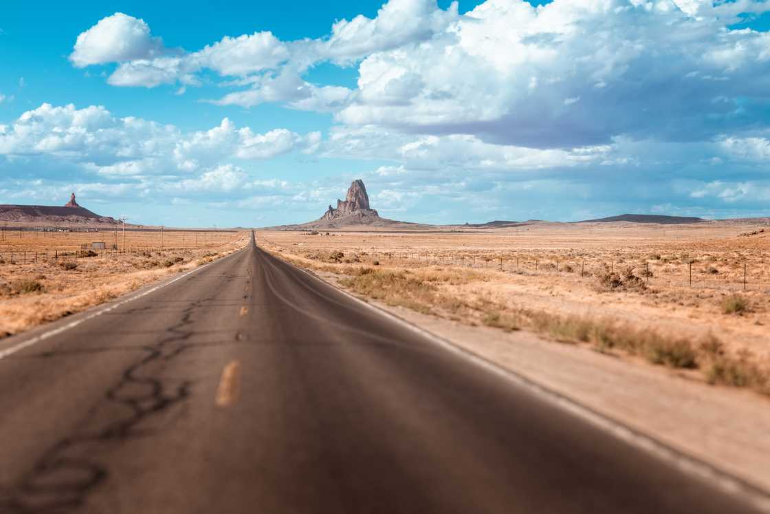 Highway 163 to Kayenta and Monument Valley Highway 163 to Kayenta and Monument Valley
