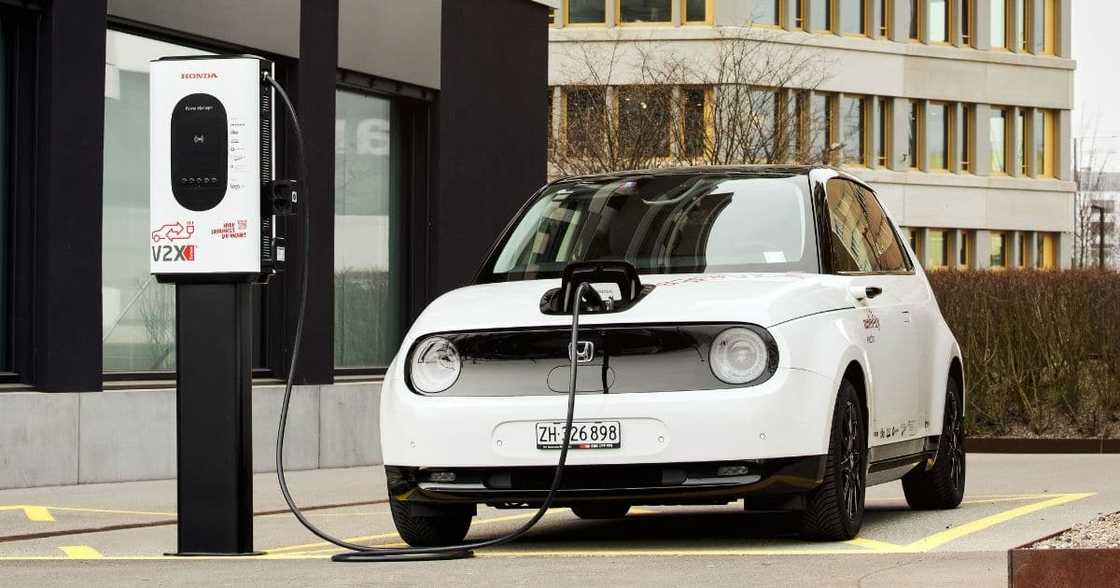 Honda Previews Its E Ny1 Electric SUV and Announces Plans to Phase Out Internal Combustion Engine Cars by 2040 Honda Previews Its E Ny1 Electric SUV and Announces Plans to Phase Out Internal Combustion Engine Cars by 2040