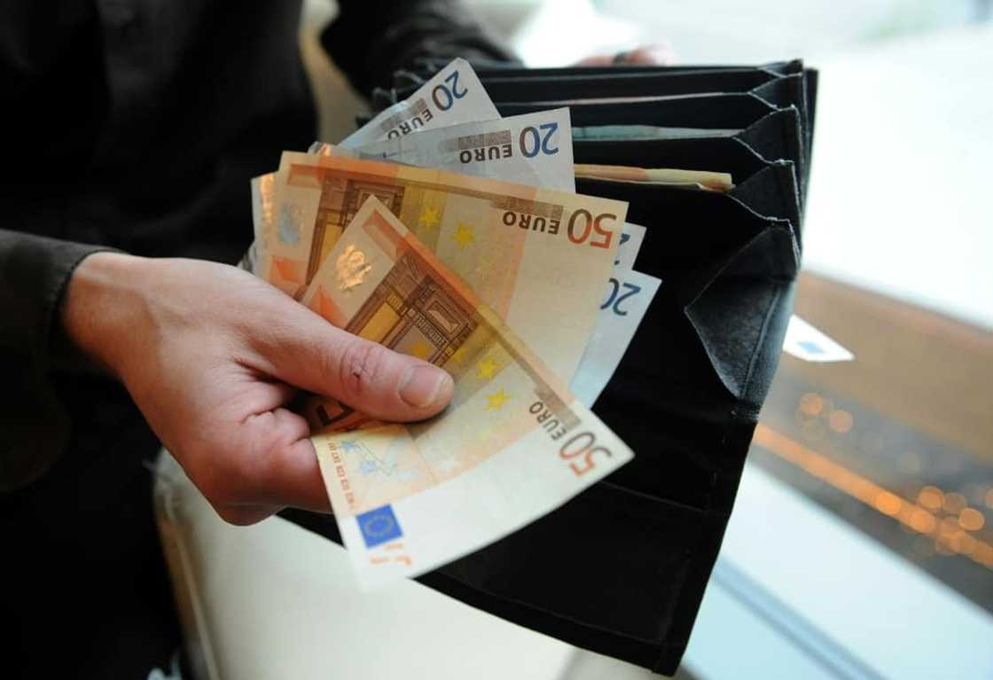 The Bank of Italy found a direct correlation between the use of cash and the shadow economy The Bank of Italy found a direct correlation between the use of cash and the shadow economy