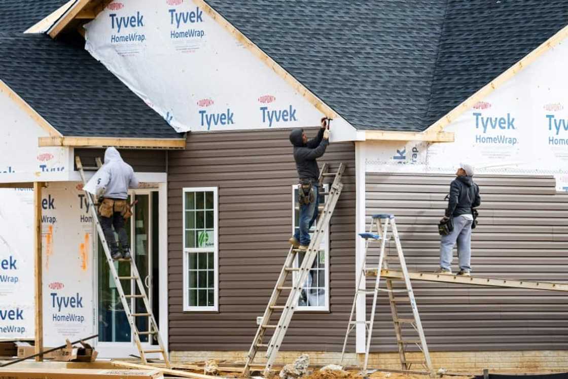 Sales of new US homes edged down in April, according to government data, while analysts warn of weakness ahead Sales of new US homes edged down in April, according to government data, while analysts warn of weakness ahead