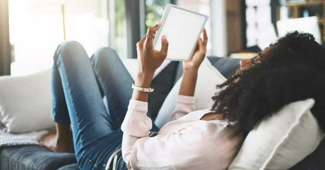 Tele-taste screen, Taste the TV, TTTV, food, flavours, multisensory Tele-taste screen, Taste the TV, TTTV, food, flavours, multisensory