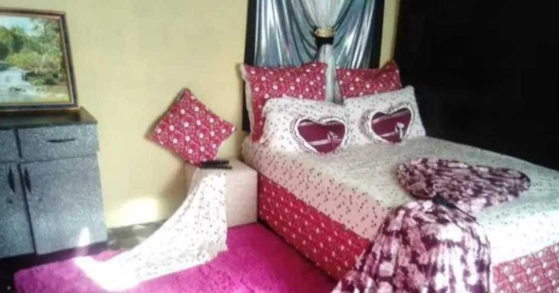 Women's bedroom Women's bedroom