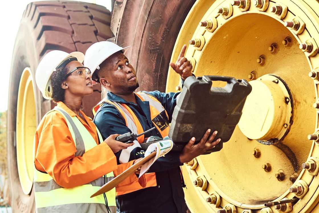 Heavy machinery maintenance engineers