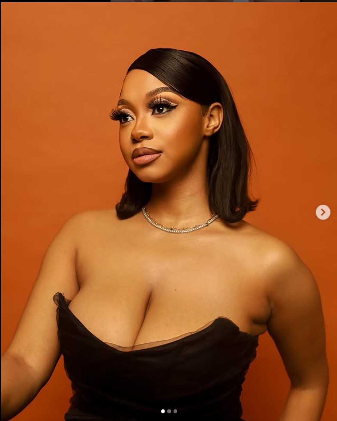 Larona Moagi showed off her beauty Larona Moagi showed off her beauty