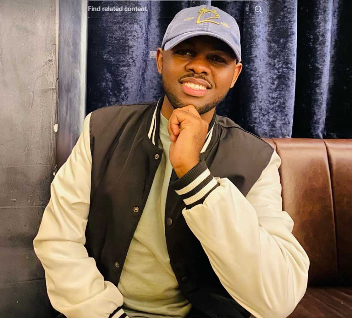 Others who were entertained by the group of friends said that South Africans were happy people wherever they were Others who were entertained by the group of friends said that South Africans were happy people wherever they were