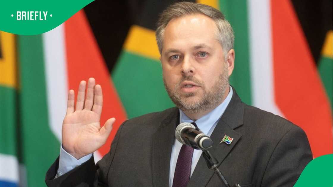 Schreiber also intends to introduce merit-based criteria for naturalisation and citizenship. Schreiber also intends to introduce merit-based criteria for naturalisation and citizenship.