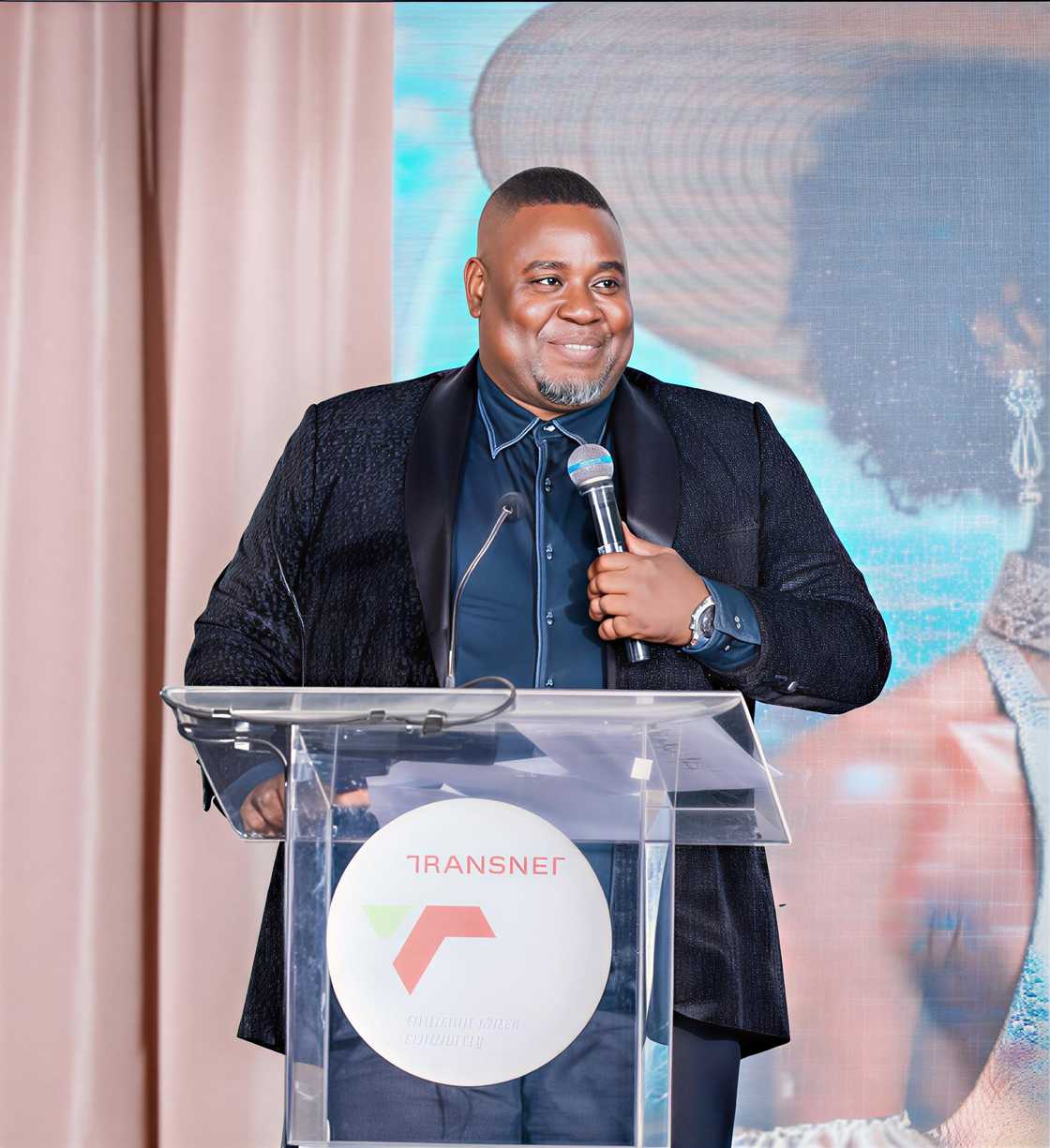 Felix Hlophe returns to work Felix Hlophe returns to work