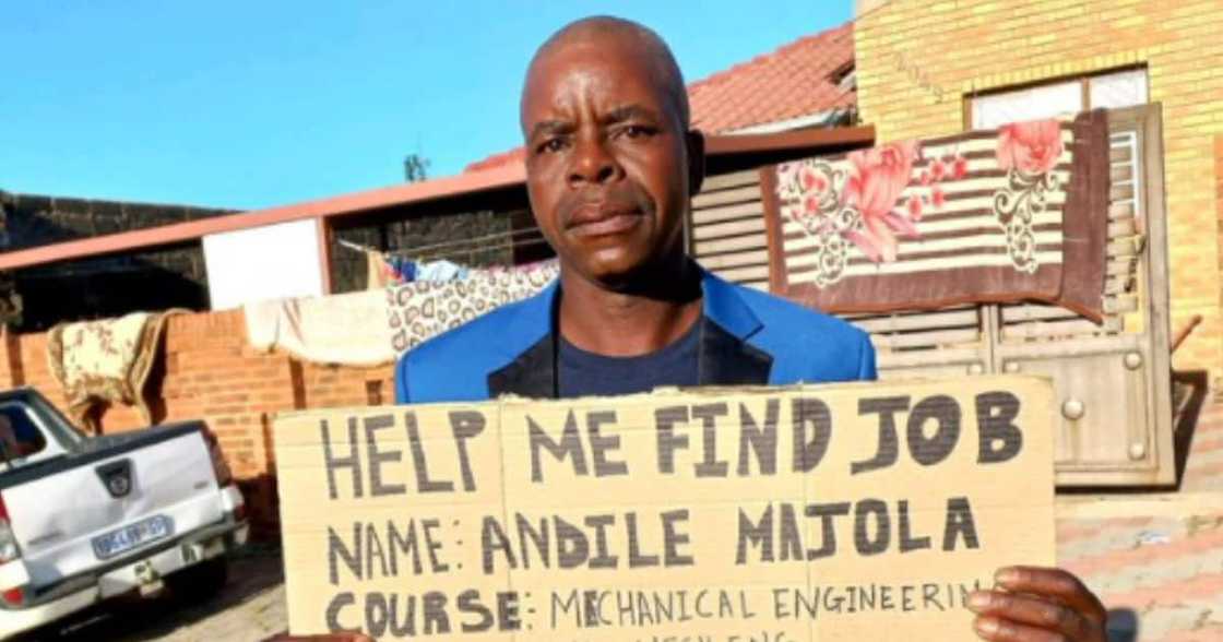 “Send Your CV”: Unemployed Man Humbly Asks for Work, Kind Peeps Help Him Out “Send Your CV”: Unemployed Man Humbly Asks for Work, Kind Peeps Help Him Out