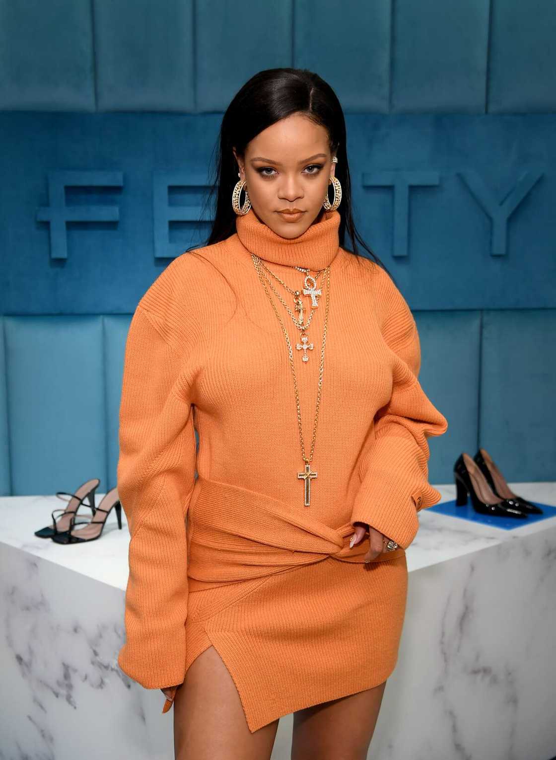Rihanna height Rihanna height