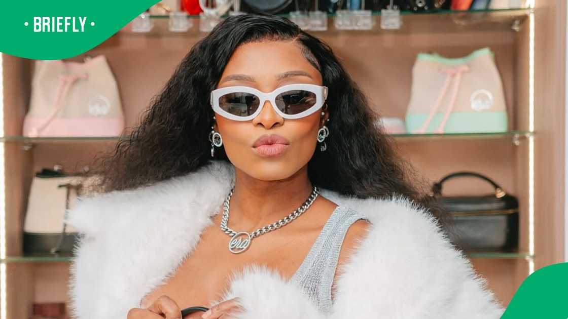 DJ Zinhle stuns in traditional attire DJ Zinhle stuns in traditional attire