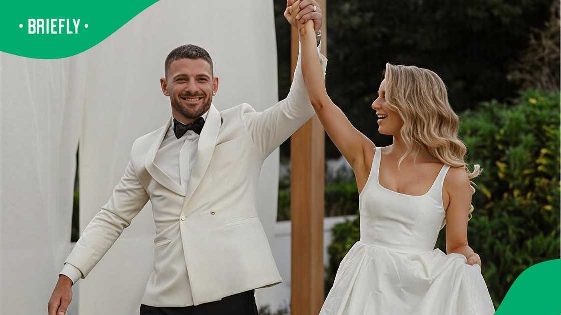 Willie le Roux, Holly Clare le Roux. Willie le Roux, Holly Clare le Roux.