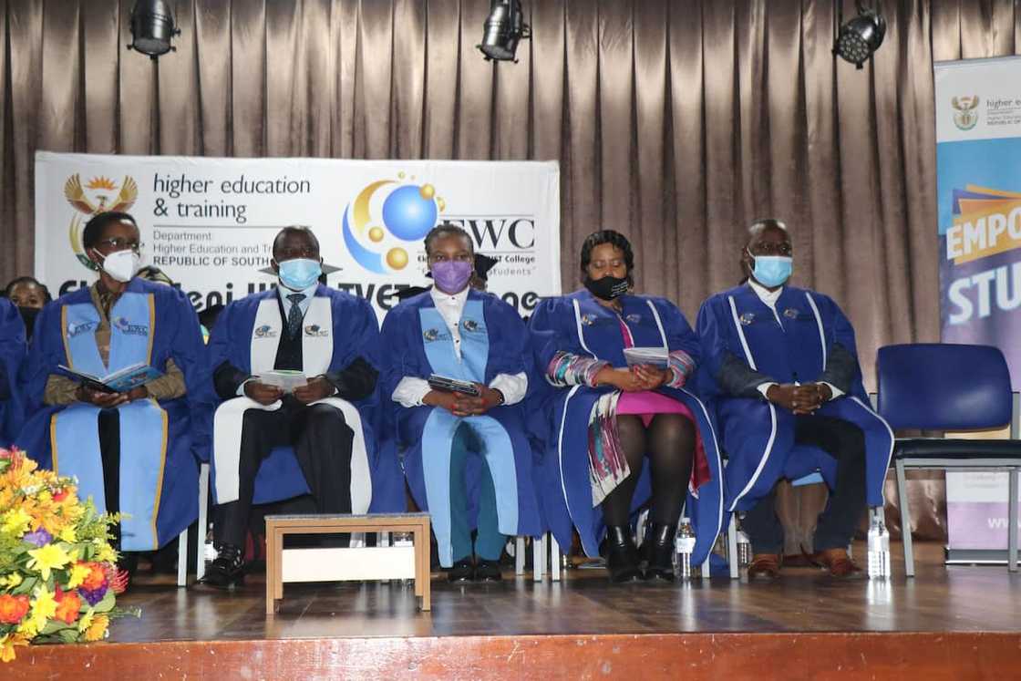 ekurhuleni west college courses