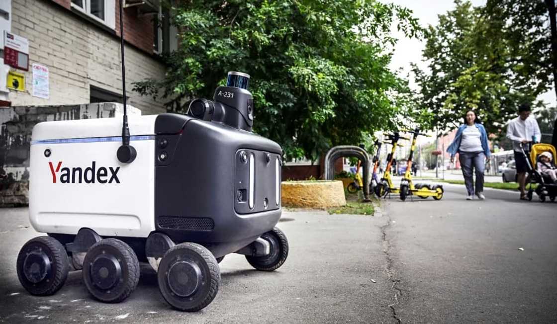 Yandex has developed self-driving robots