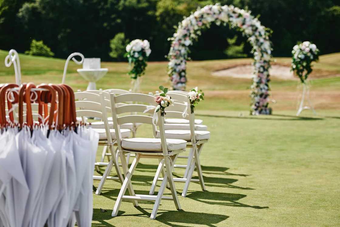 How much does a wedding cost for 50 guests in South Africa? How much does a wedding cost for 50 guests in South Africa?