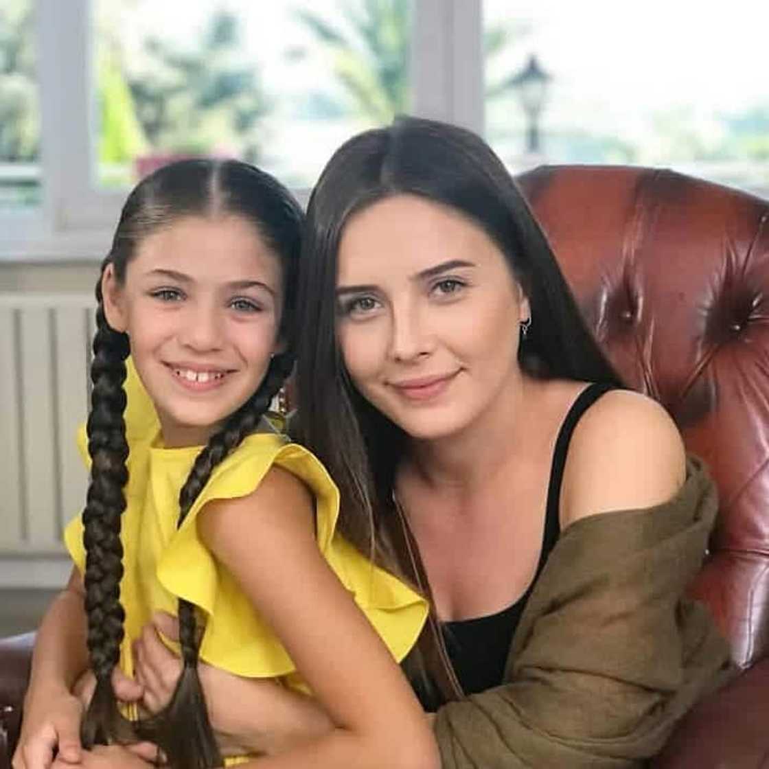 Elif teasers Elif teasers