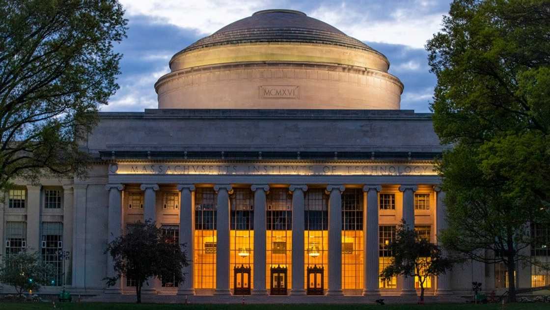 How to get into MIT