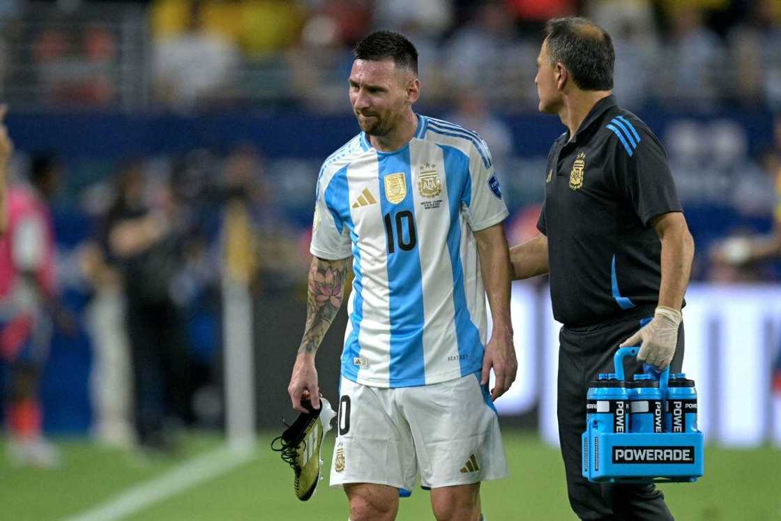 Lionel Messi Breaks Down in Uncontrollable Tears After Copa America