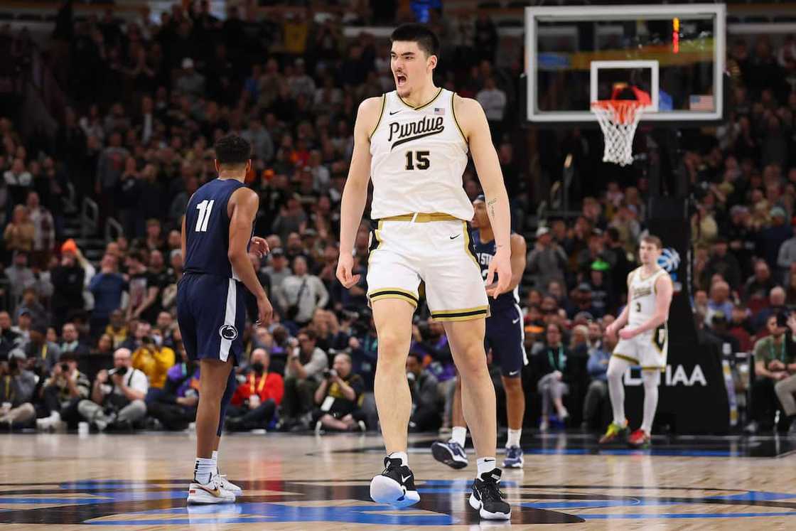 How tall is Zach Edey? How tall is Zach Edey?