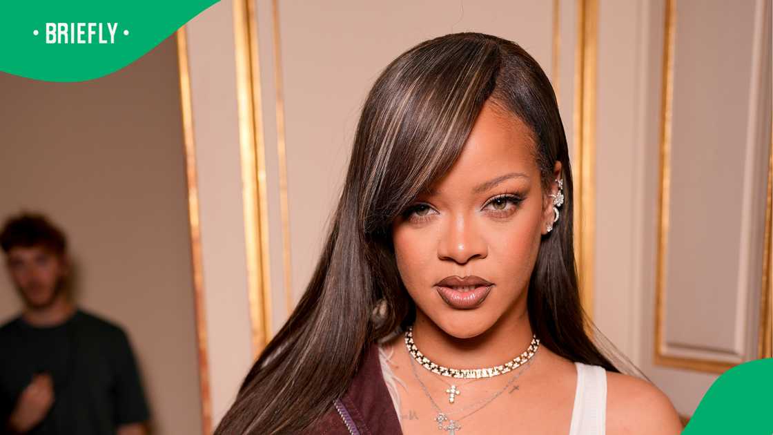 Netizens reacted Rihanna's "KZN bed." Netizens reacted Rihanna's "KZN bed."