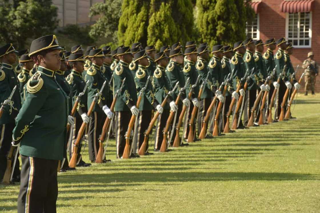 What are the requirements to join the Army in South Africa? What are the requirements to join the Army in South Africa?