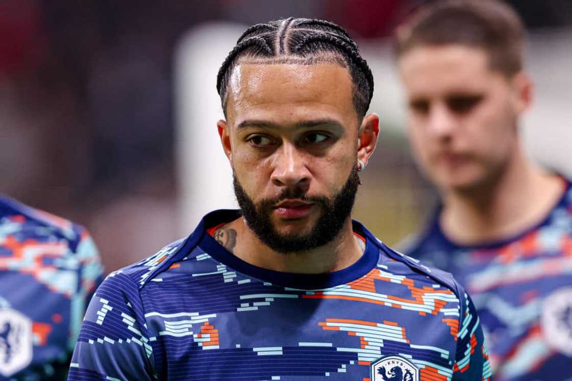 Memphis Depay on the field Memphis Depay on the field