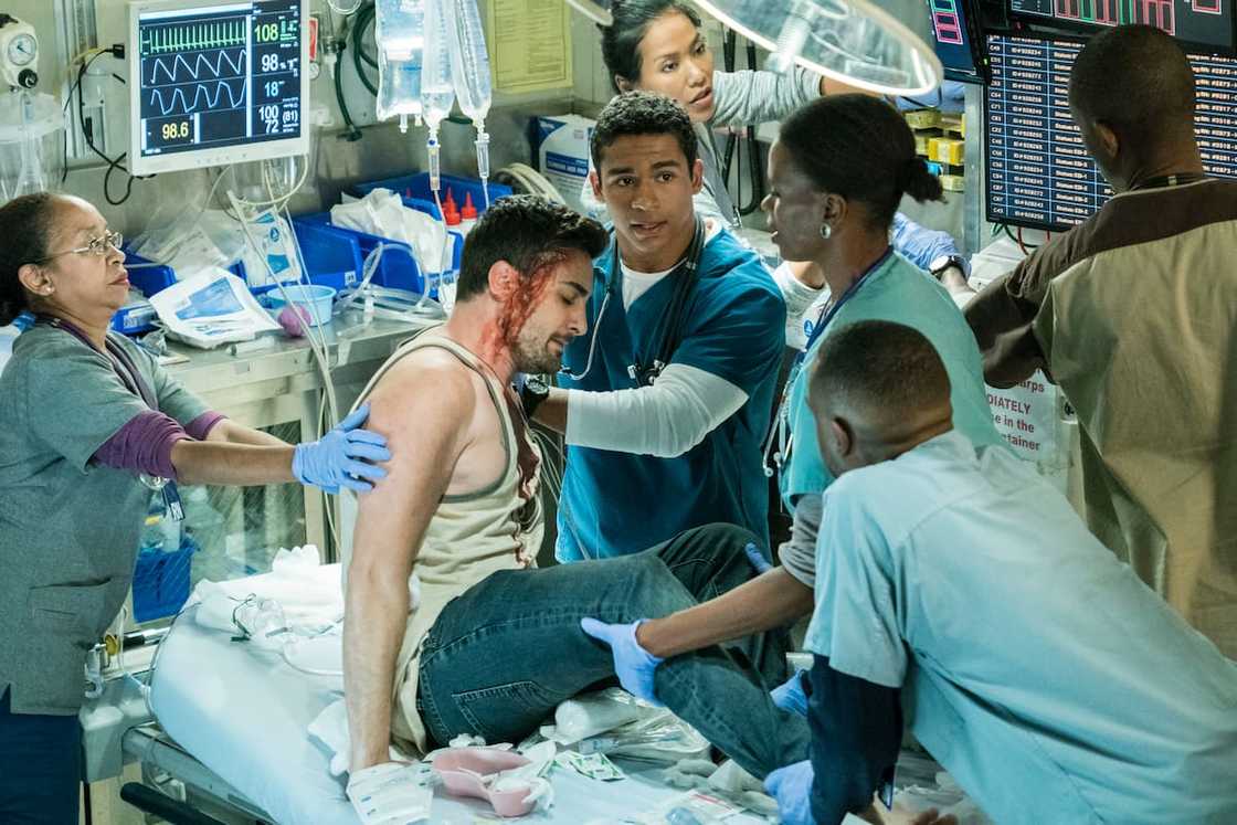 Is Noah Gray-Cabey a doctor? Is Noah Gray-Cabey a doctor?