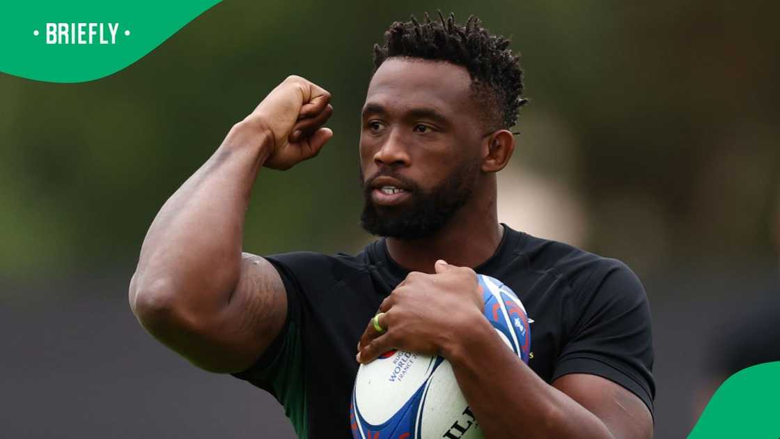 Siya Kolisi raps to ProKid's song