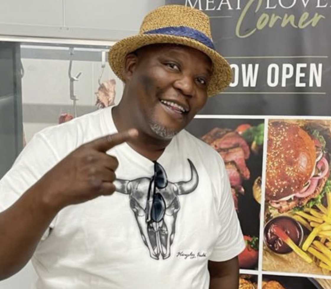 Kenneth Nkosi paid tribute to Presley Chweneyagae Kenneth Nkosi paid tribute to Presley Chweneyagae