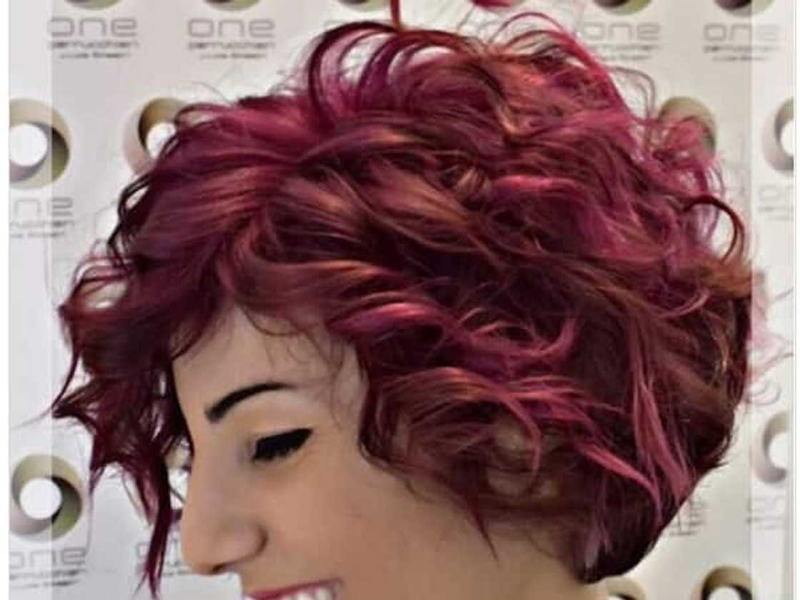 Short frizzy bronde bob Short frizzy bronde bob