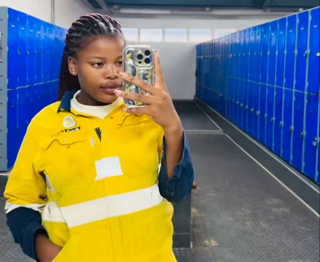 Social media users advised a young lady to look after her loving mother Social media users advised a young lady to look after her loving mother