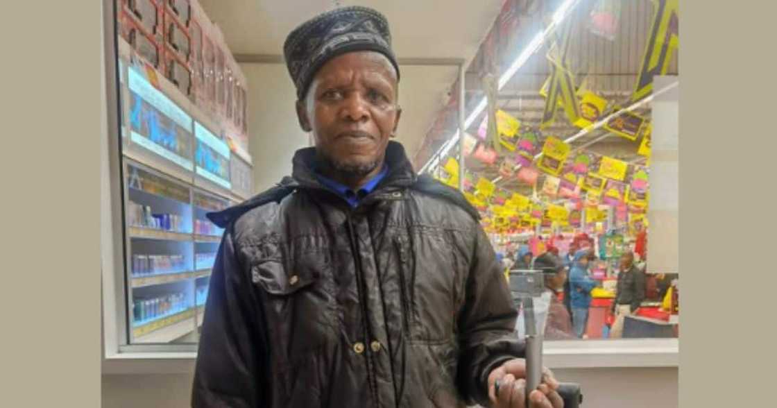 Madida helped a customer find their lost R2 000 Madida helped a customer find their lost R2 000