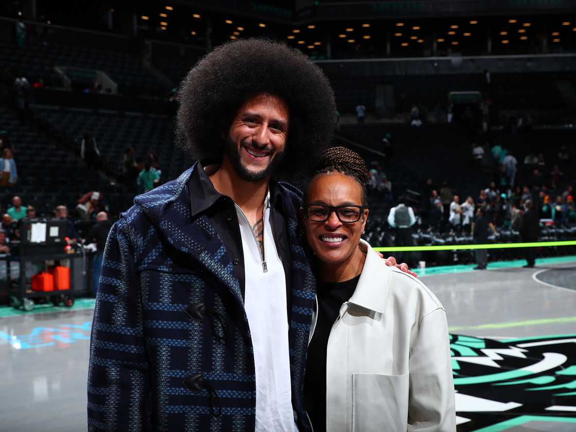 Colin Kaepernick and Teresa Weatherspoon Colin Kaepernick and Teresa Weatherspoon