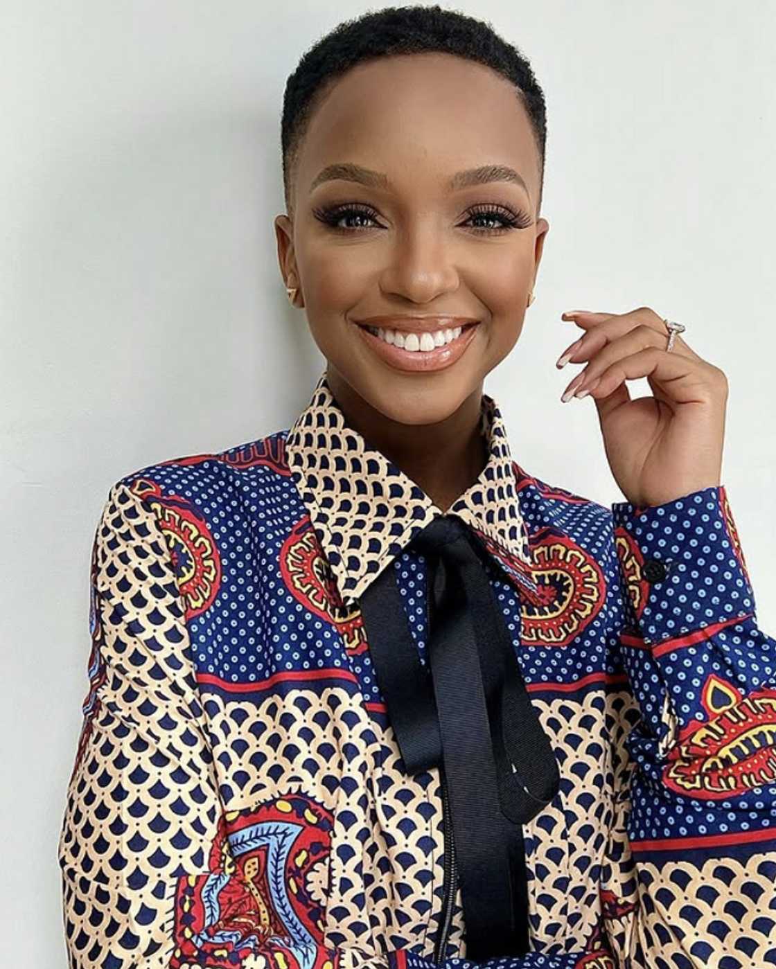Nandi Madida's natural look ignited a heated debate Nandi Madida's natural look ignited a heated debate