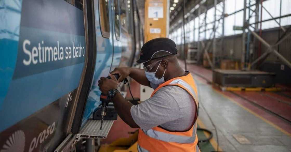 Prasa, Passenger Railways Association of South Africa, SANDF, South African Defence Force, army, military, veterans, railways, train stations, security Prasa, Passenger Railways Association of South Africa, SANDF, South African Defence Force, army, military, veterans, railways, train stations, security