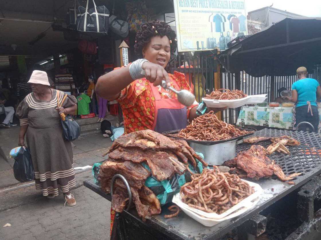 Social media users praised a woman for her cooking skills and cleanliness after seeing a post about her.